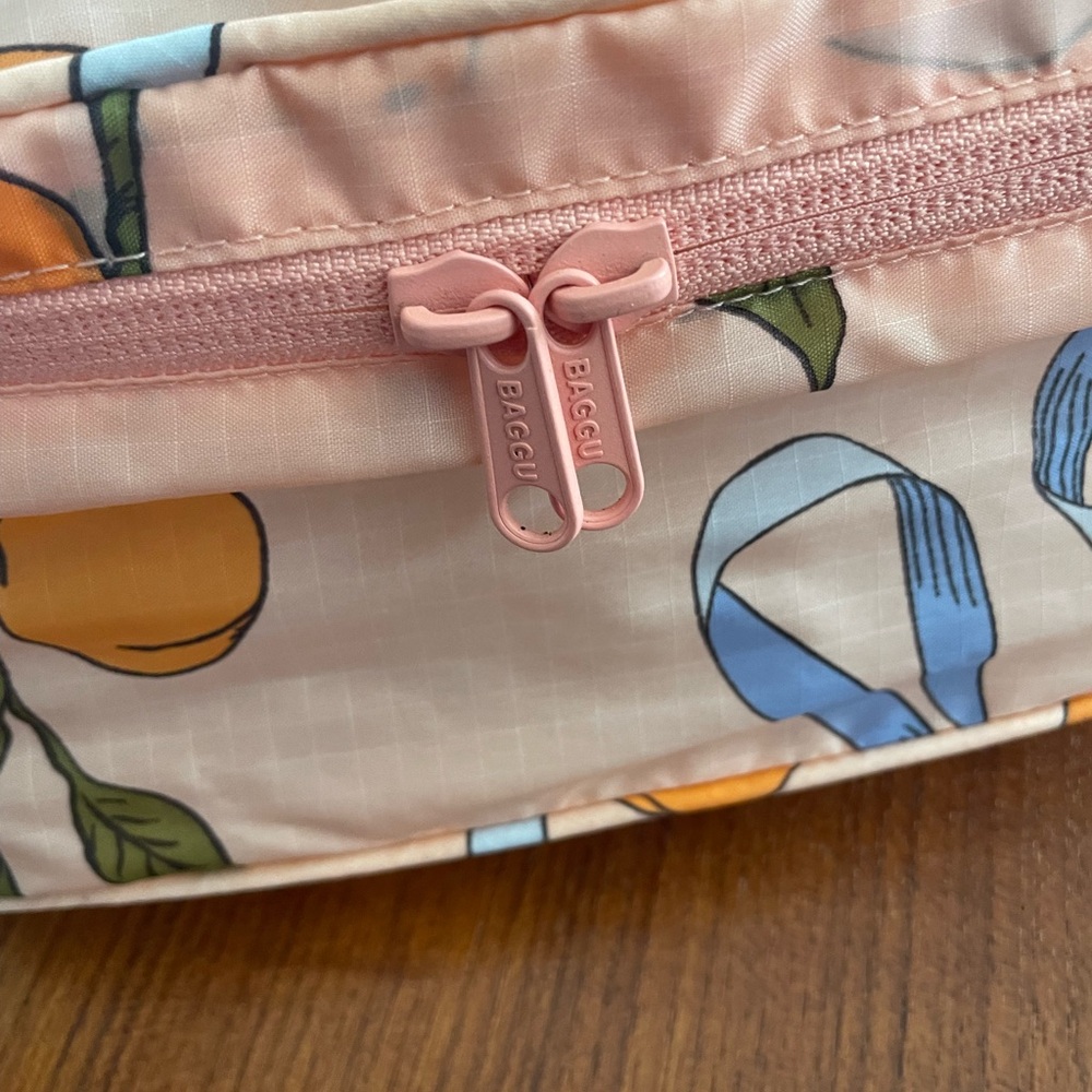 BAGGU small Packing cube! - Picture 5 of 7